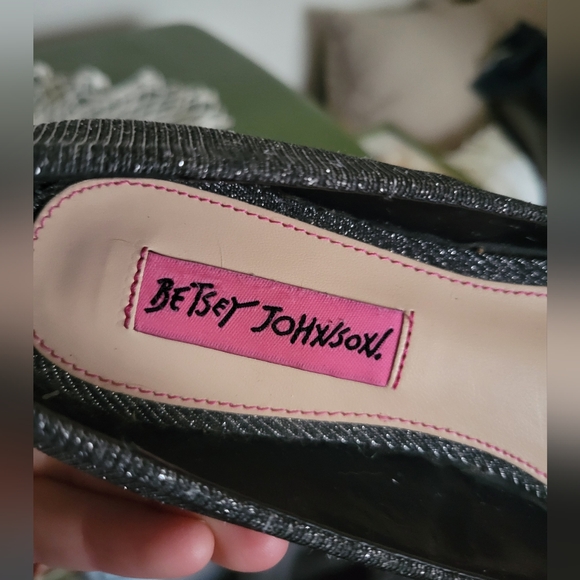 Like New With Tags Betsey Johnson Elegant Gray Emy Bow Flats 6 - Picture 10 of 12